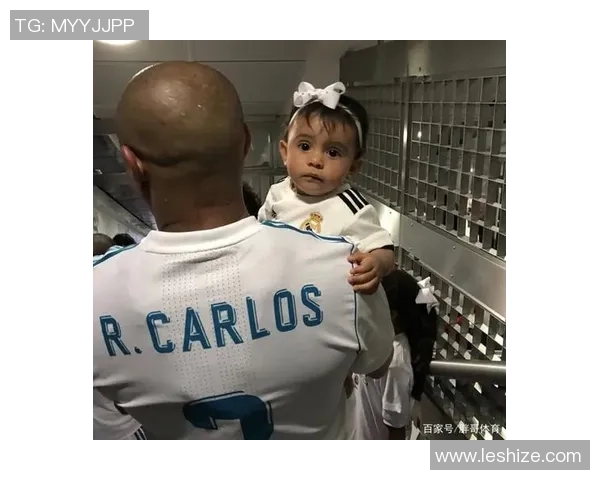 足球明星真人头像解析:从球场到生活的精彩瞬间与个性展现 足球明星真人头像解析:从球场到生活的精彩瞬间与个性展现