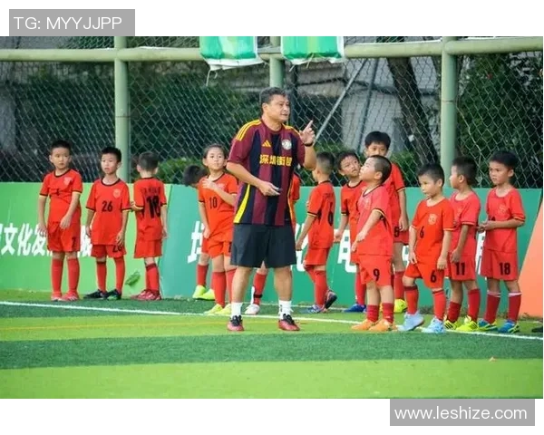 全民热潮用足球球星经典姿势点燃运动激情与创意表达 全民热潮用足球球星经典姿势点燃运动激情与创意表达